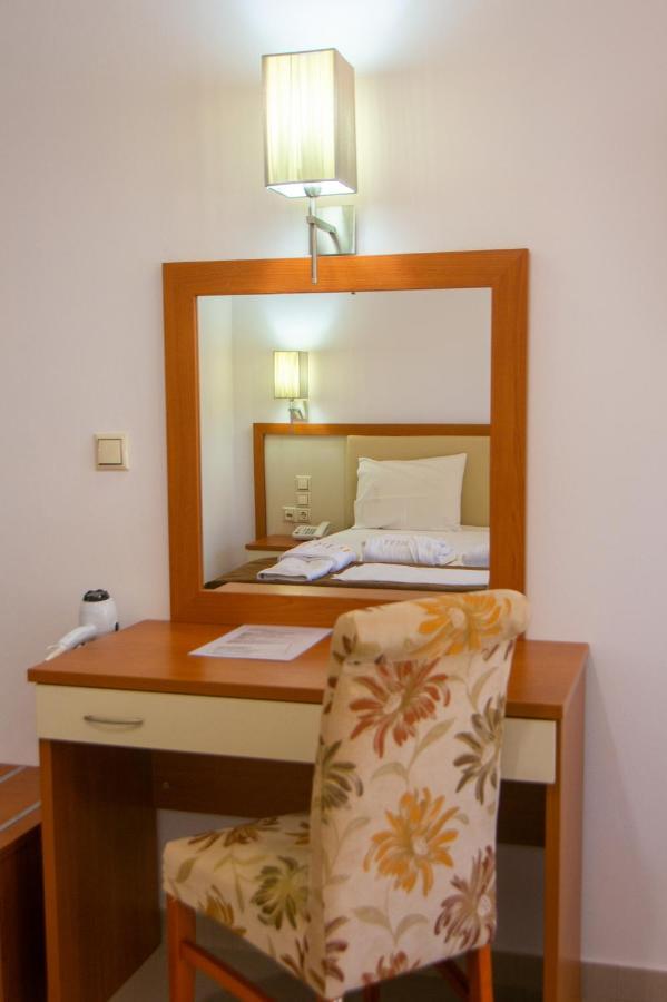 Riviera Perdika Hotel Luaran gambar